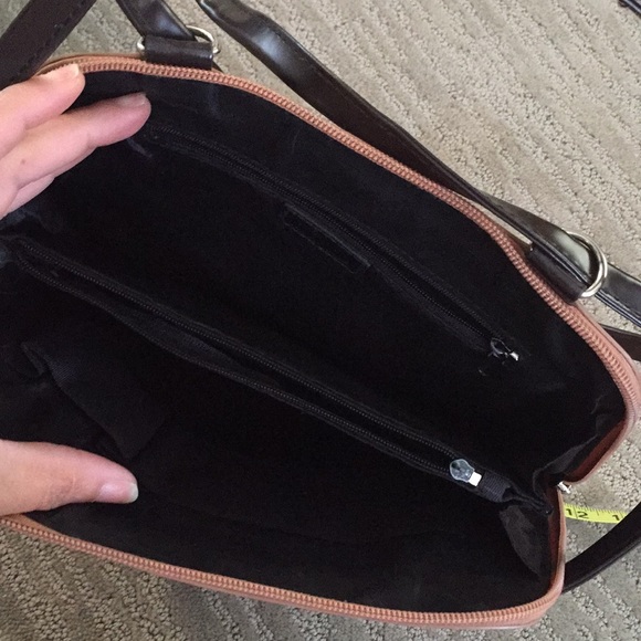 Beijo Purse/Backpack - Picture 3 of 8